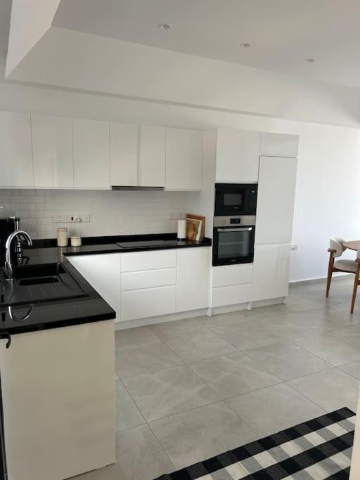 Penthouse Med Privat Saltvannsbasseng Pa Esentepe Beach 키레니아 외부 사진