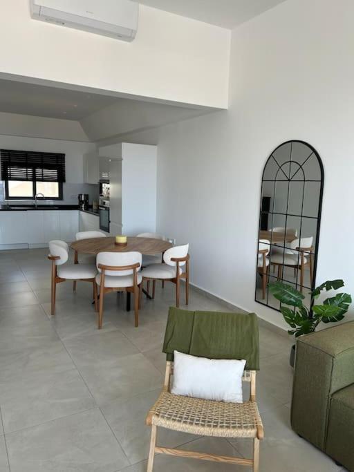 Penthouse Med Privat Saltvannsbasseng Pa Esentepe Beach 키레니아 외부 사진