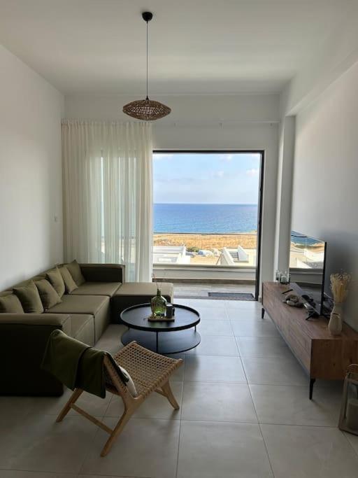 Penthouse Med Privat Saltvannsbasseng Pa Esentepe Beach 키레니아 외부 사진