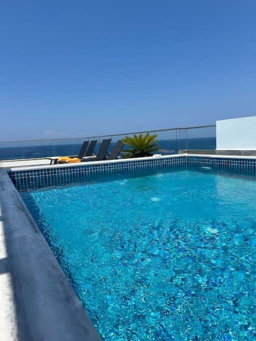 Penthouse Med Privat Saltvannsbasseng Pa Esentepe Beach 키레니아 외부 사진