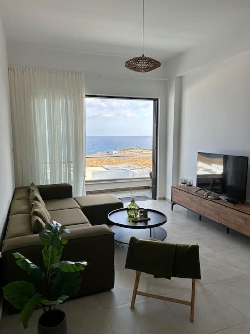 Penthouse Med Privat Saltvannsbasseng Pa Esentepe Beach 키레니아 외부 사진