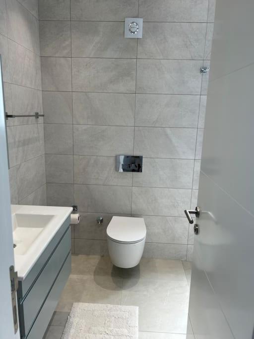 Penthouse Med Privat Saltvannsbasseng Pa Esentepe Beach 키레니아 외부 사진
