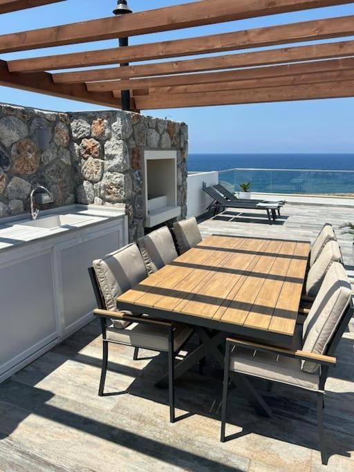 Penthouse Med Privat Saltvannsbasseng Pa Esentepe Beach 키레니아 외부 사진