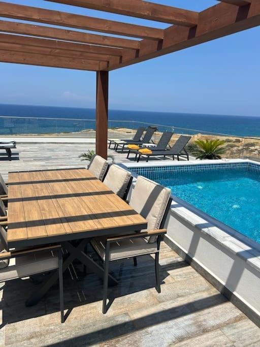 Penthouse Med Privat Saltvannsbasseng Pa Esentepe Beach 키레니아 외부 사진