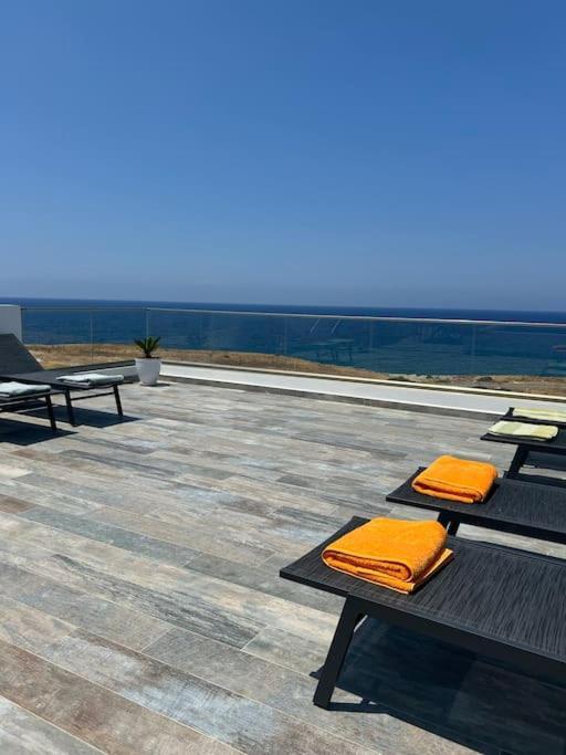 Penthouse Med Privat Saltvannsbasseng Pa Esentepe Beach 키레니아 외부 사진