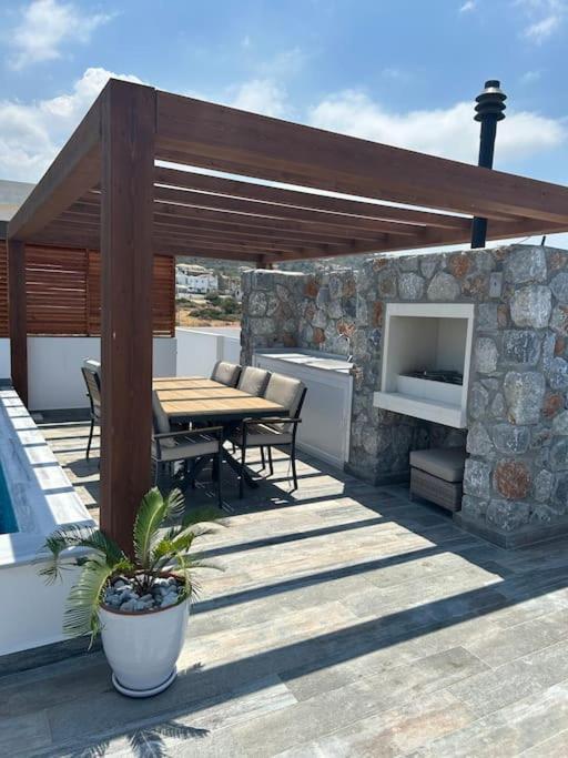 Penthouse Med Privat Saltvannsbasseng Pa Esentepe Beach 키레니아 외부 사진