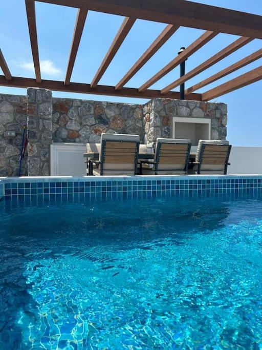 Penthouse Med Privat Saltvannsbasseng Pa Esentepe Beach 키레니아 외부 사진